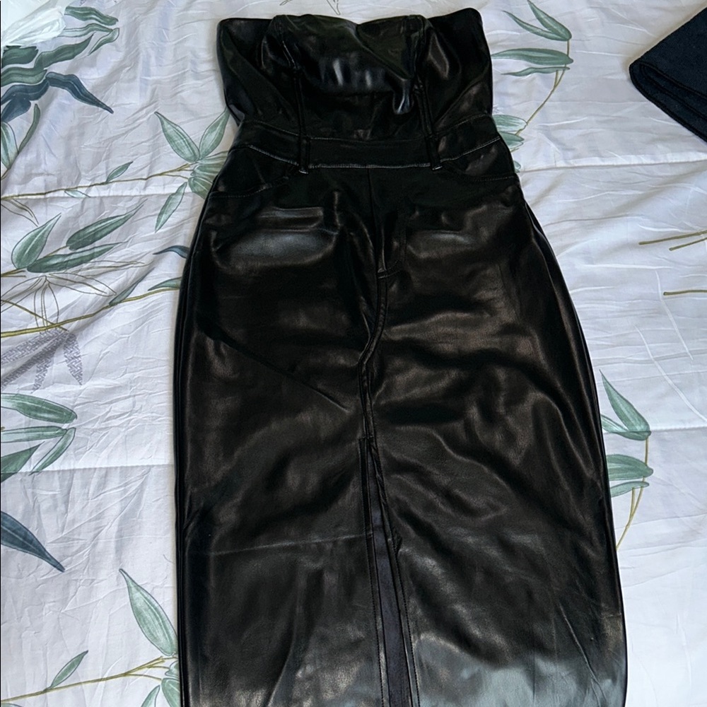 Forever 21 Black Strapless Bodycon Dress